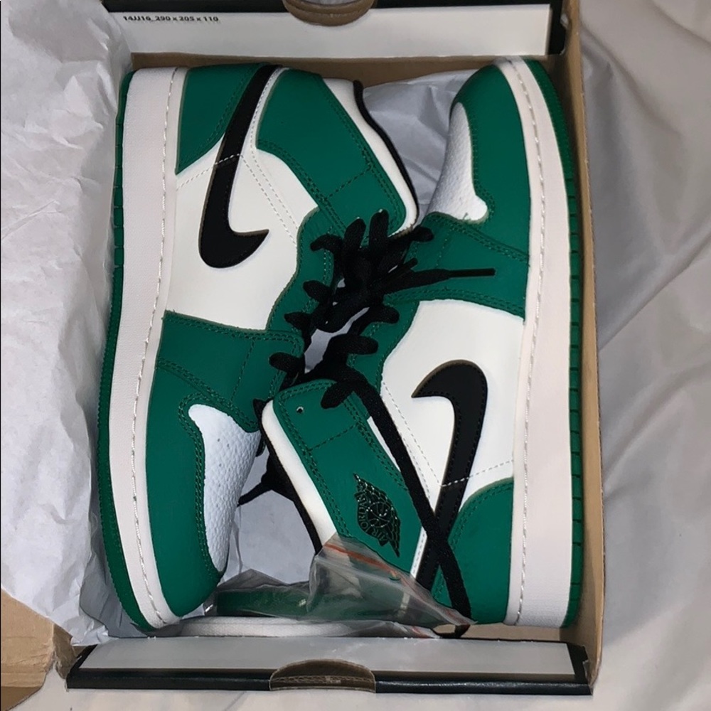 Air Jordan 1 MID Pine Green